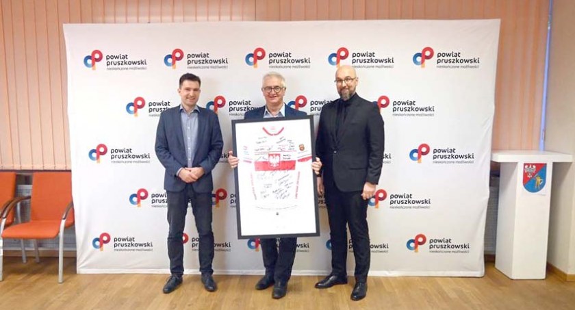 kolarstwo, Spotkanie starosty pruszkowskiego przedstawicielami kolarstwa torowego - zdjęcie, fotografia