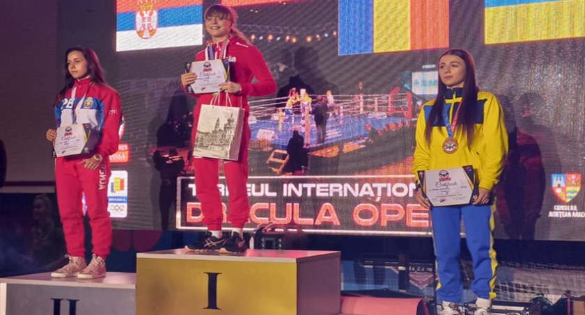sport szkolny, Pruszkowianka Martyna Koczkodaj zdobywa złoty medal Międzynarodowym Turnieju Dracula Rumuni - zdjęcie, fotografia