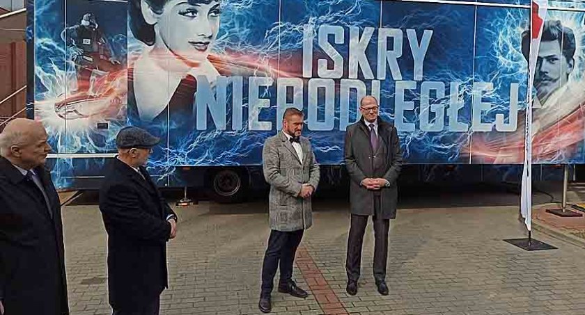 wystawy, ISKRY NIEPODLEGŁEJ Pruszkowie - zdjęcie, fotografia