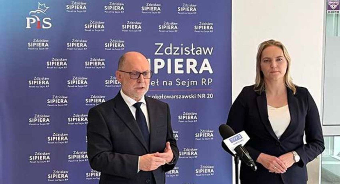 urzędy i administracja , Konferencja prasowa posła Zdzisława Sipiery Pruszkowie - zdjęcie, fotografia