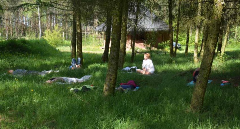 akcje charytatywne , MAJÓWKA WIEDZĄ SZTUKĄ kwietnia Ekobrzozówce - zdjęcie, fotografia