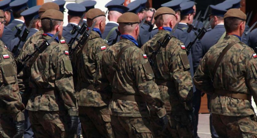 organizacje pozarządowe , Kwalifikacja wojskowa terenie Pruszkowa - zdjęcie, fotografia