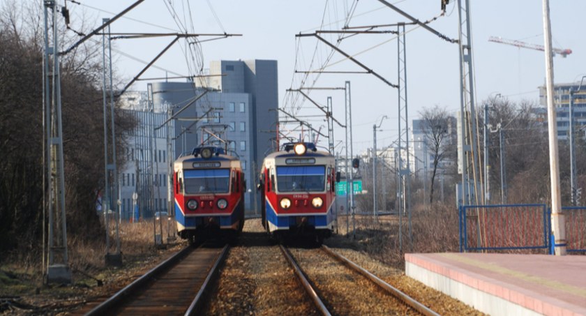 komunikacja, Darmowe przejazdy kolejką dniach ramach obchodów jubileuszu lecia gminy Michałowice - zdjęcie, fotografia