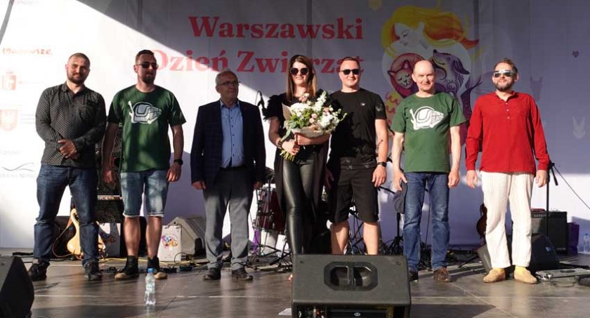 akcje charytatywne , Koleje Mazowieckie Przyjacielem Schroniska „Na Paluchu” - zdjęcie, fotografia