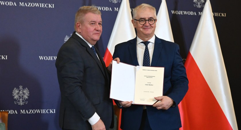 urzędy i administracja , Dofinansowanie rozbudowy Dworcowej Piastowie Bodycha Regułach - zdjęcie, fotografia