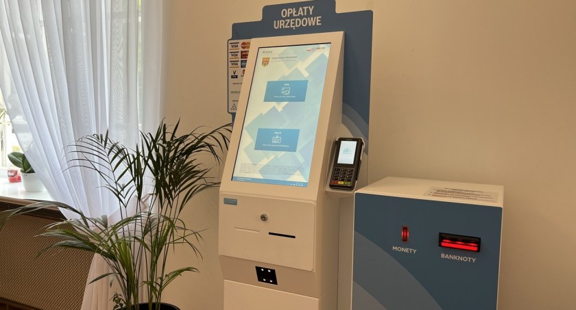 inwestycje, Wpłatomat/bankomat Urzędzie Stanu Cywilnego Pruszkowie - zdjęcie, fotografia