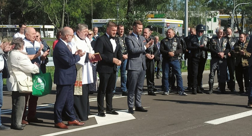 urzędy i administracja , Uroczyste otwarcie ulicy Europejskiej Pruszkowie - zdjęcie, fotografia