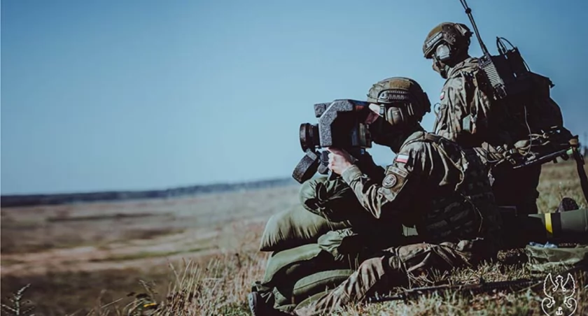 urzędy i administracja , Pierwszy polski żołnierz ukończył elitarny Wielkiej Brytanii - zdjęcie, fotografia