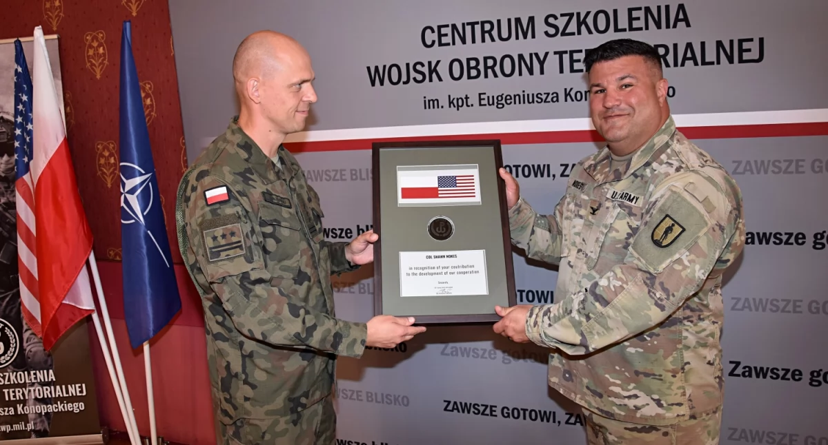 bezpieczeństwo, Ważna amerykańska wizyta Centrum Szkolenia Wojsk Obrony Terytorialnej Toruniu - zdjęcie, fotografia