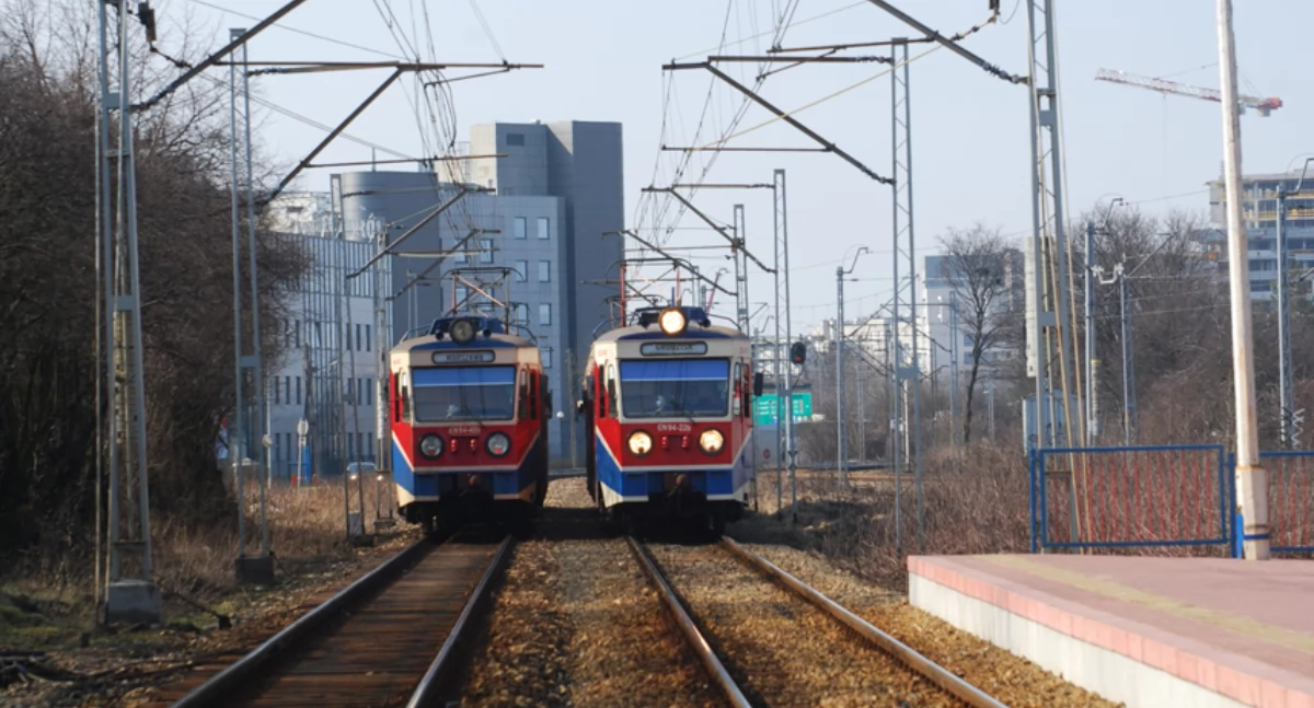 komunikacja, Weekendowe ograniczenia ruchu pociągów związku pracami stacji Warszawa Zachodnia - zdjęcie, fotografia