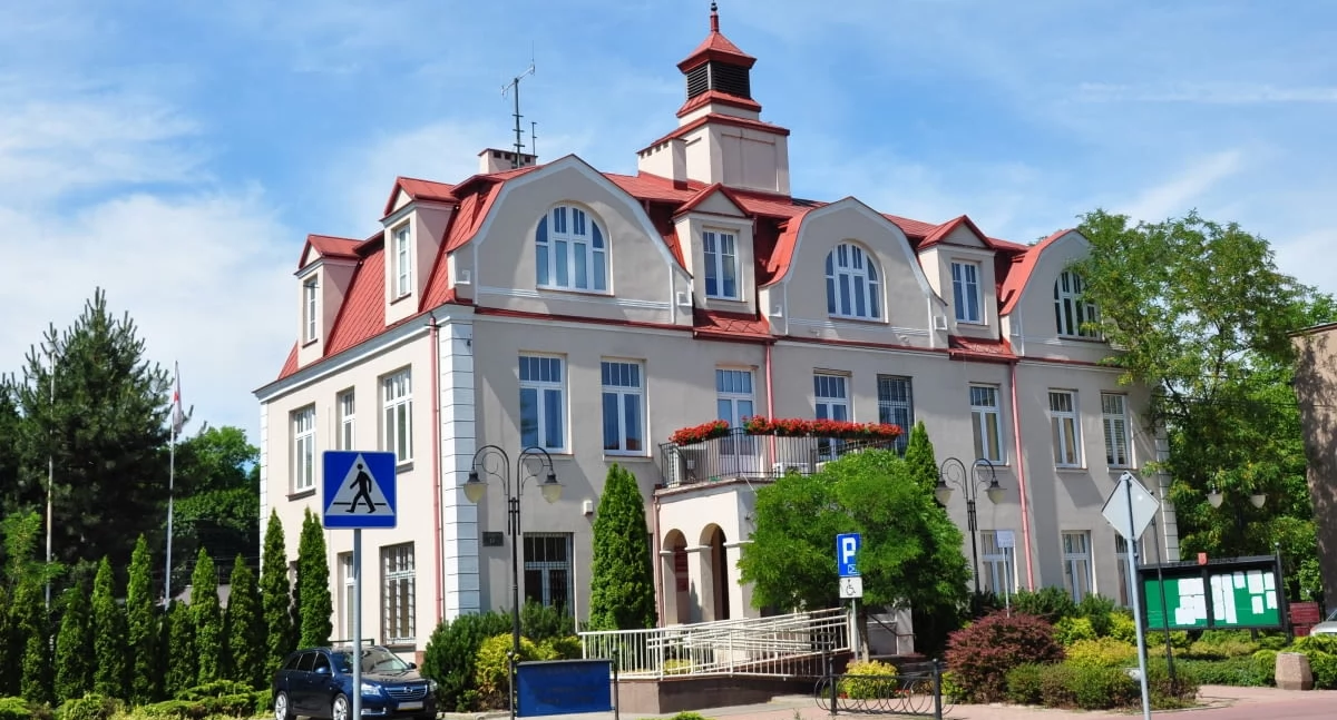 Labirynt przy świetlicy w Domaniewie w gminie Brwinów