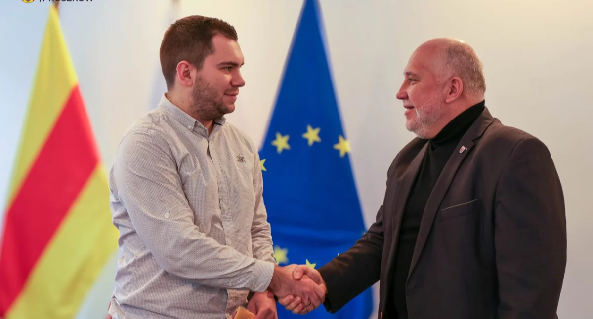 sport szkolny, Pruszkowianin elicie światowego darta - zdjęcie, fotografia