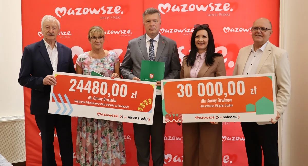 urzędy i administracja , Podpisywane umowy Brwinowie - zdjęcie, fotografia