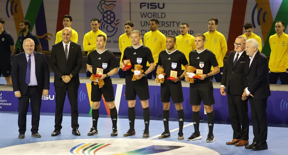 piłka nożna, brązowe medale Polski zakończenie Akademickich Mistrzostw Świata futsalu Pruszkowie - zdjęcie, fotografia