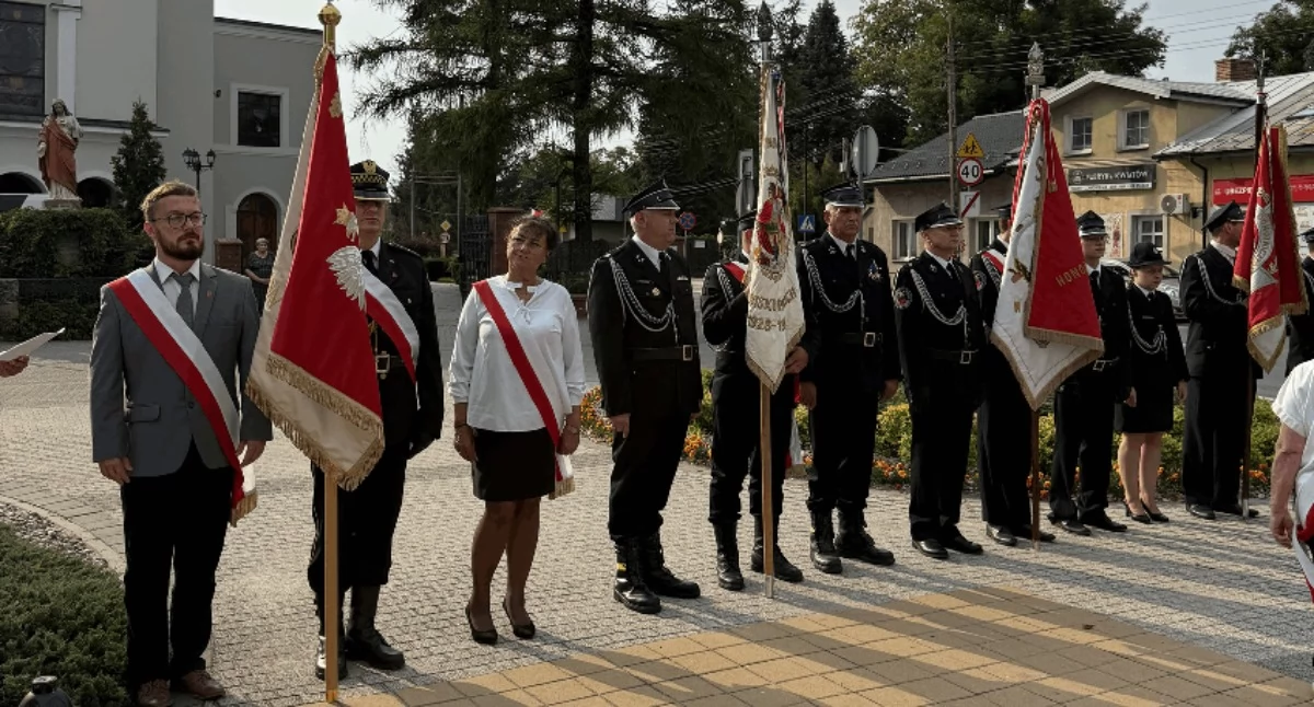 urzędy i administracja , wybiła godzina - zdjęcie, fotografia