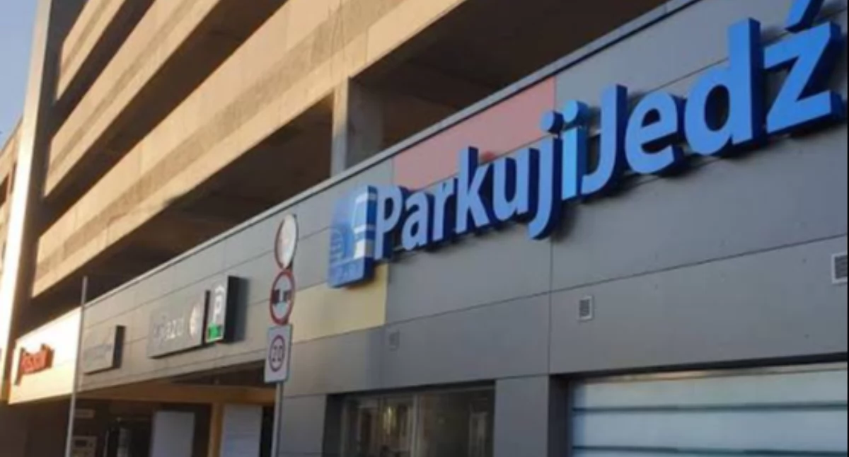 urzędy i administracja , korzystać parkingu Pruszkowie Sienkiewicza Przewodnik Mieszkańców - zdjęcie, fotografia