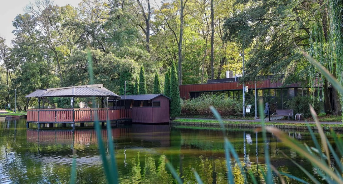 urzędy i administracja , Przetarg pisemny nieograniczony Dzierżawa budynku dawnej restauracji ODDECA Pruszkowie - zdjęcie, fotografia