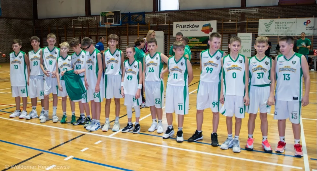 koszykówka, Memoriał Krzysztofa Żolika koszykówce chłopców ​​​​​​​Pruszków 23–25 października - zdjęcie, fotografia