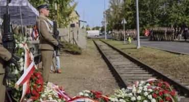 Dzień Pamięci Więźniów Obóz Dulag 121 i Niosących Im Pomoc