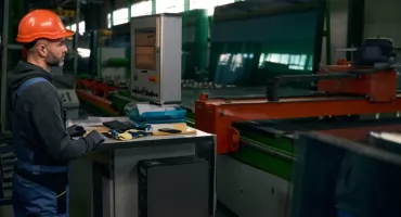 Ergonomia pracy stojącej – jak poprawić komfort i zdrowie pracowników?     