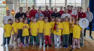 VI Olimpiada Przedszkolaków w Pruszkowie. Sportowe emocje i wielka radość najmłodszych